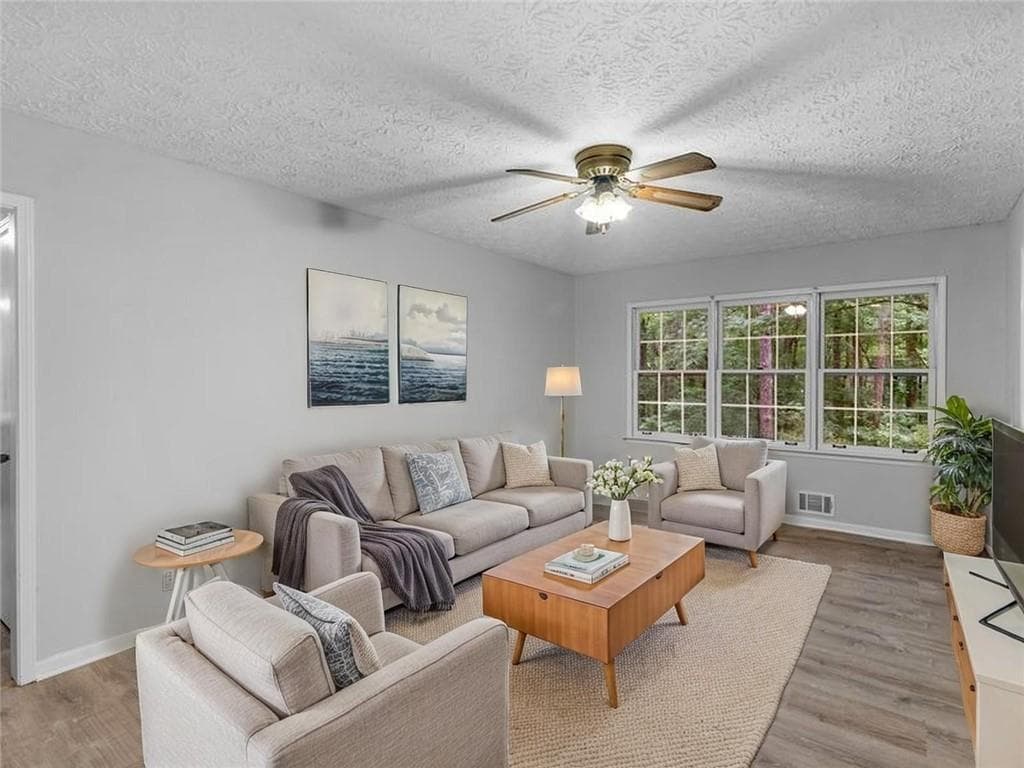 3 bedroom, 2 bathroom, 1,289 sq ft single family residence for sale at 260 Pinehurst Drive, Stockbridge, GA 30281 — photo 3