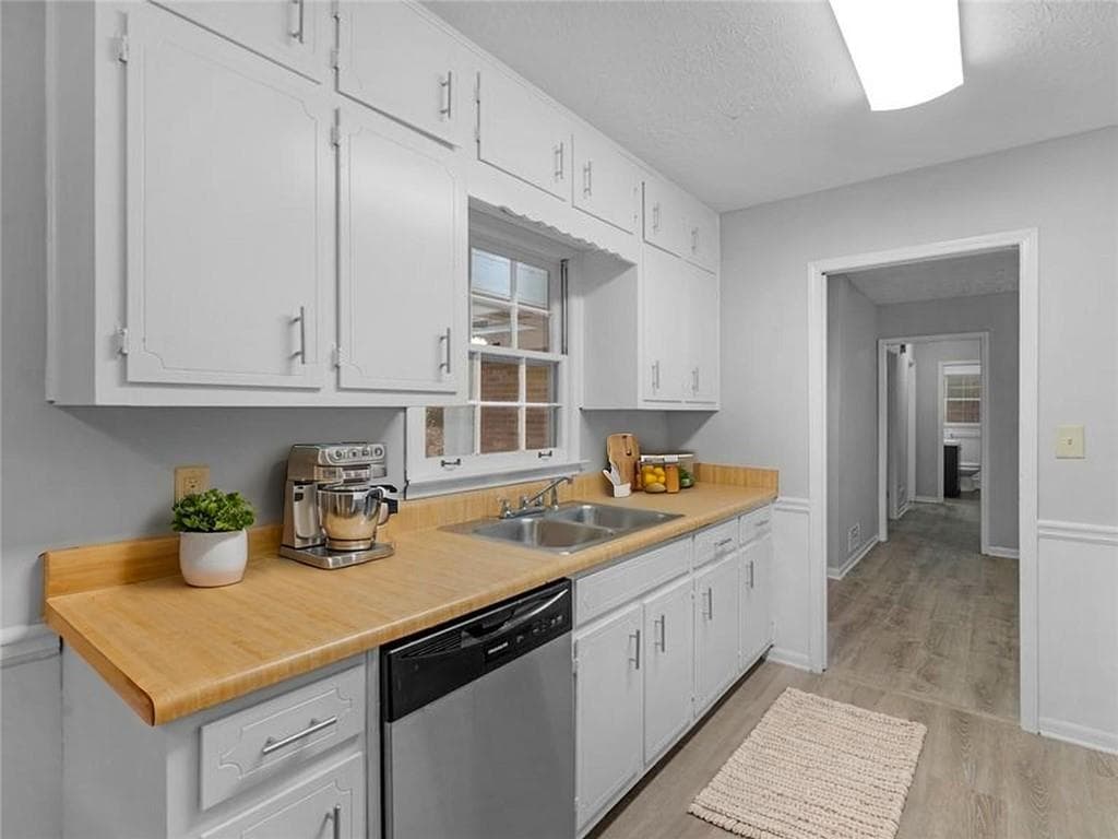 3 bedroom, 2 bathroom, 1,289 sq ft single family residence for sale at 260 Pinehurst Drive, Stockbridge, GA 30281 — photo 7