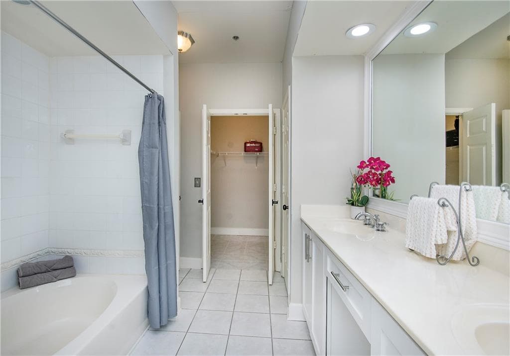 1 bedroom, 1 bathroom, 919 sq ft condominium for sale at 3777 Peachtree Road 1416, Brookhaven, GA 30319
