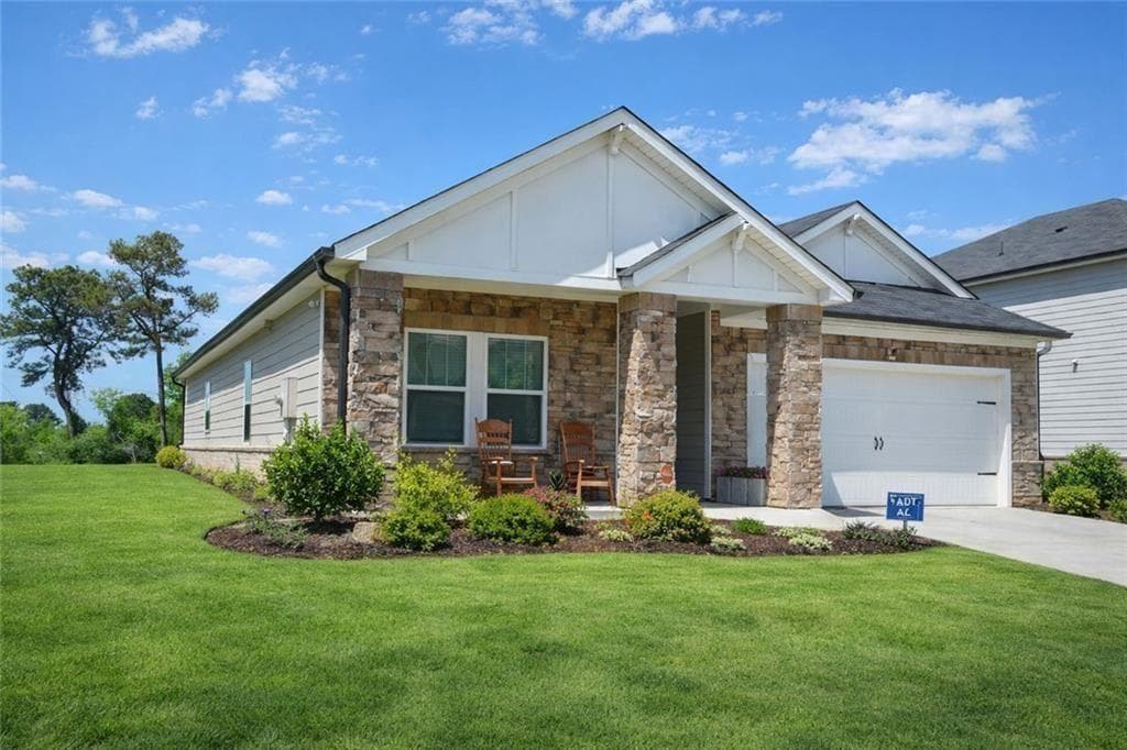 4 bedroom, 3 bathroom, 2,444 sq ft single family residence for sale at 842 Milo Bay, Loganville, GA 30052 — photo 2