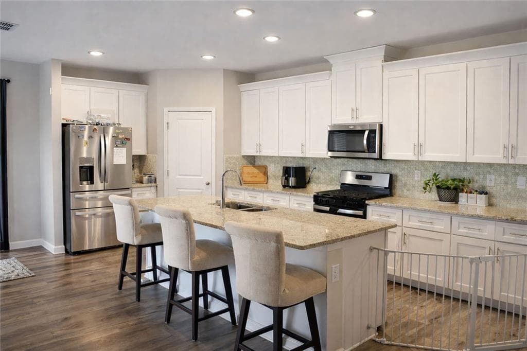 4 bedroom, 3 bathroom, 2,444 sq ft single family residence for sale at 842 Milo Bay, Loganville, GA 30052 — photo 6