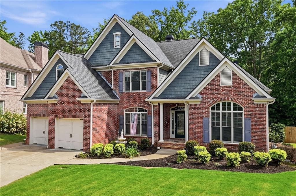 6 bedroom, 5 bathroom, 3,048 sq ft single family residence for sale at 715 Crescent Circle, Canton, GA 30115 — photo 2