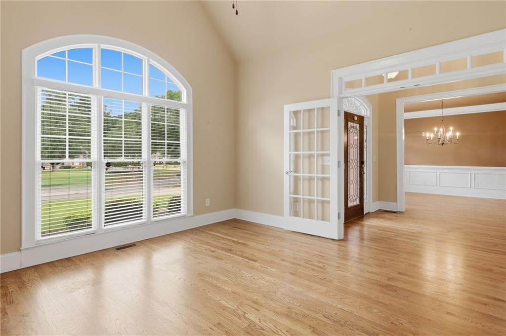 6 bedroom, 5 bathroom, 3,048 sq ft single family residence for sale at 715 Crescent Circle, Canton, GA 30115 — photo 8