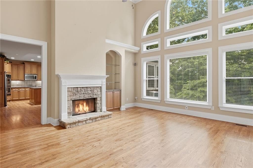 6 bedroom, 5 bathroom, 3,048 sq ft single family residence for sale at 715 Crescent Circle, Canton, GA 30115 — photo 9