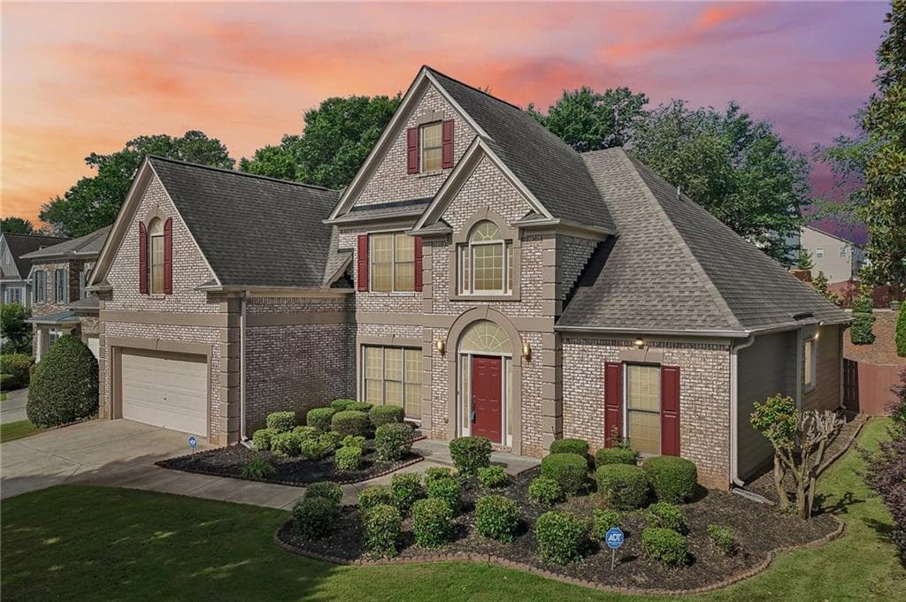 5 bedroom, 4 bathroom, 3,077 sq ft single family residence under contract at 810 Freedom Way, Cumming, GA 30040