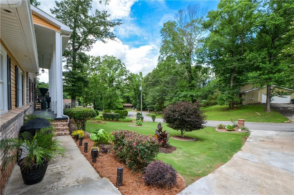 4 bedroom, 3 bathroom, 2,320 sq ft single family residence for sale at 7461 Page Court, Jonesboro, GA 30236 — photo 4