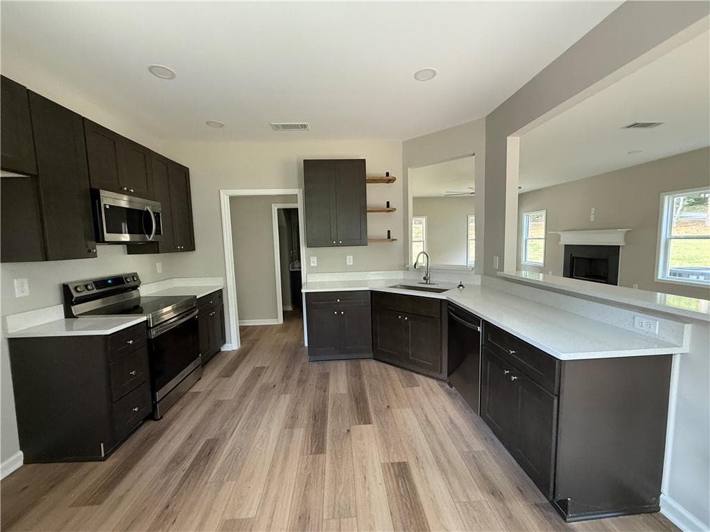 3 bedroom, 3 bathroom, 2,000 sq ft single family residence under contract at 15 Oriole Circle, Monticello, GA 31064 — photo 6
