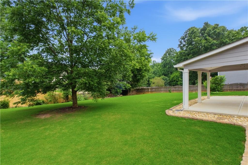 4 bedroom, 3 bathroom, 2,620 sq ft single family residence under contract at 1060 Forest Creek Drive, Canton, GA 30115 — photo 5