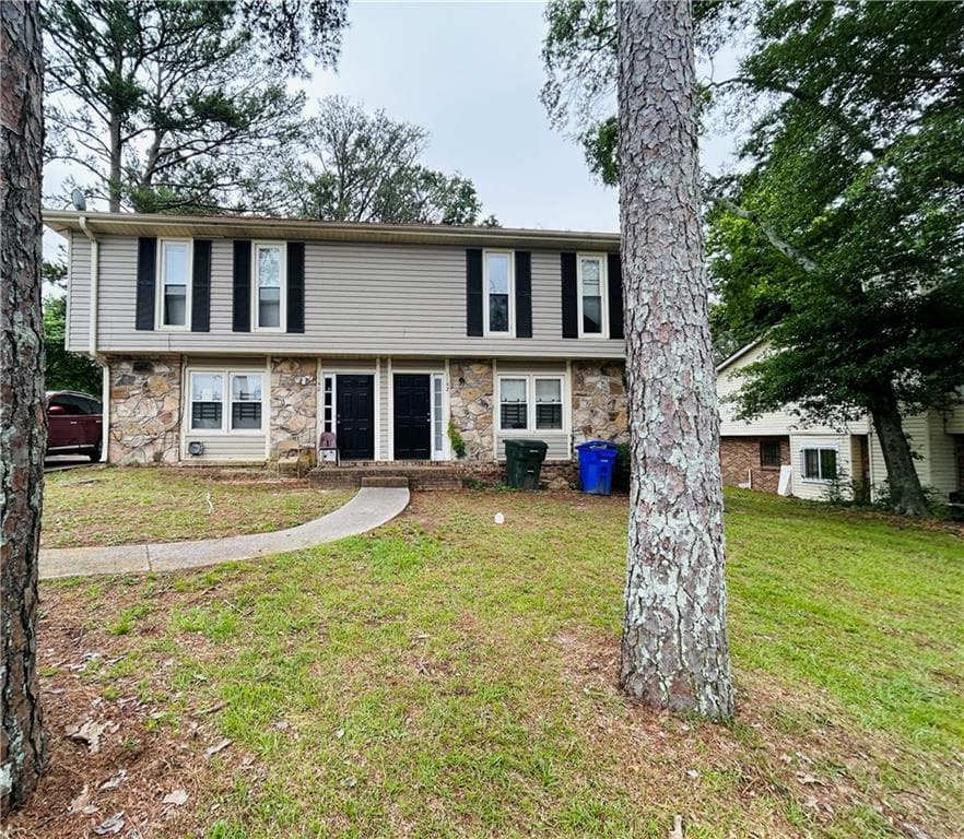 3 bedroom, 2 bathroom, 1,160 sq ft townhouse under contract at 1140 Forest Villa Drive, Conyers, GA 30012