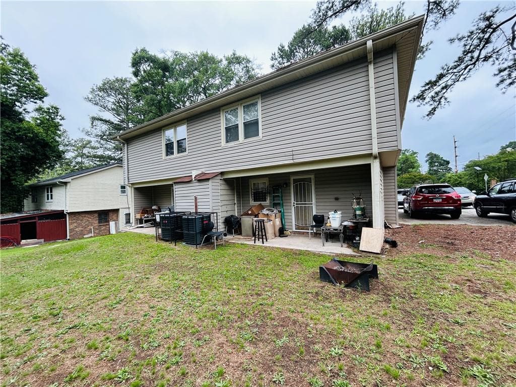 3 bedroom, 2 bathroom, 1,160 sq ft townhouse under contract at 1140 Forest Villa Drive, Conyers, GA 30012 — photo 3