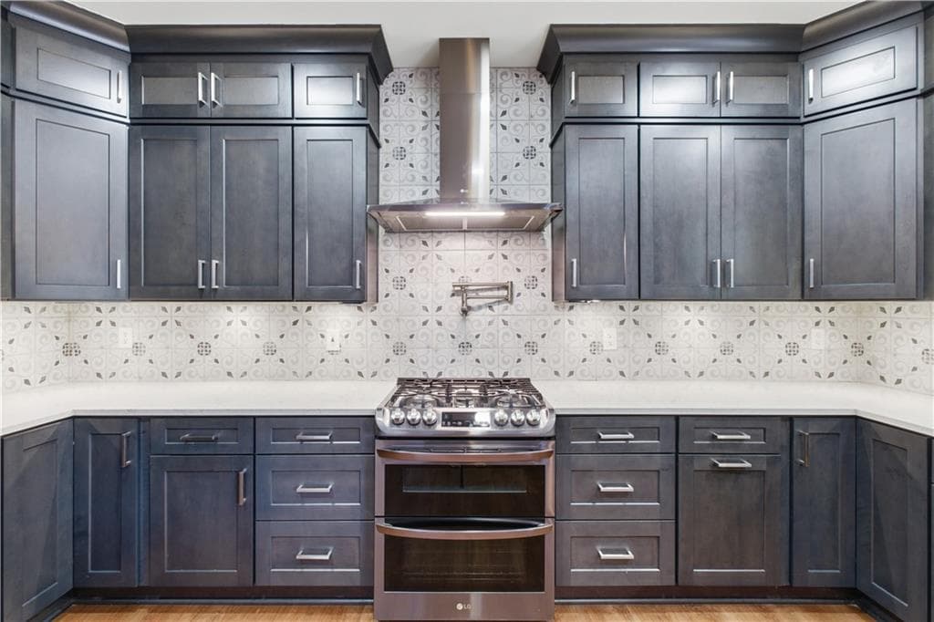 4 bedroom, 3 bathroom, 2,620 sq ft single family residence under contract at 1060 Forest Creek Drive, Canton, GA 30115 — photo 3