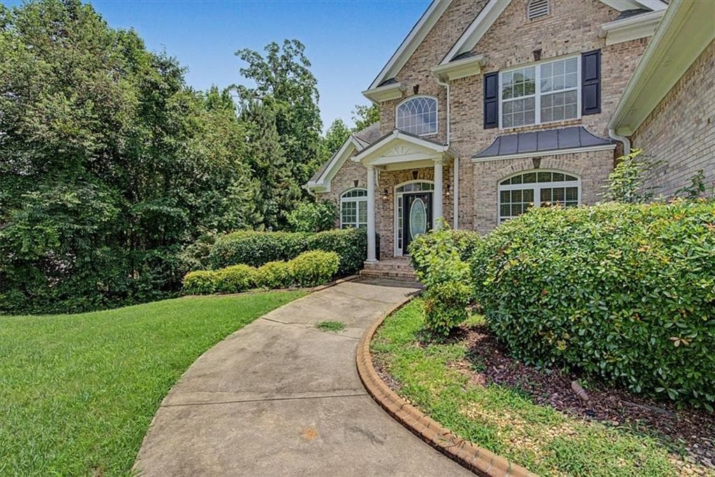 4 bedroom, 4 bathroom, 3,094 sq ft single family residence under contract at 7641 Capps Ridge Lane, Douglasville, GA 30135 — photo 2