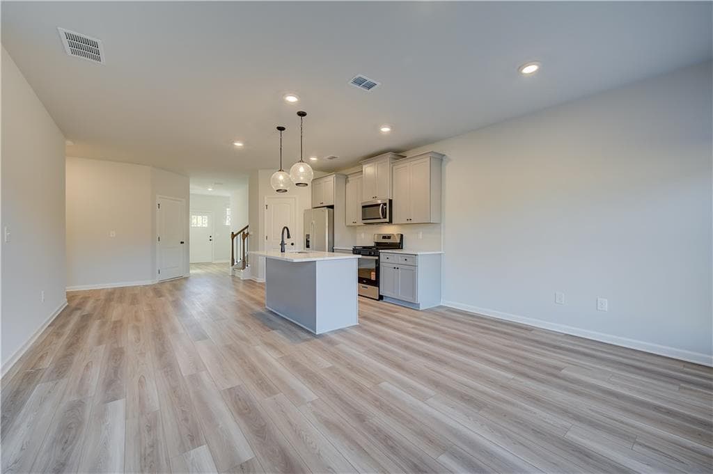 4 bedroom, 3 bathroom, 2,416 sq ft single family residence under contract at 187 Homesite Sedwick Place, Conyers, GA 30094 — photo 10