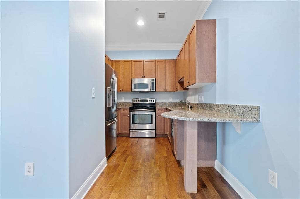 2 bedroom, 2 bathroom, 827 sq ft condominium for sale at 140 Alden Avenue 201, Atlanta, GA 30309 — photo 9