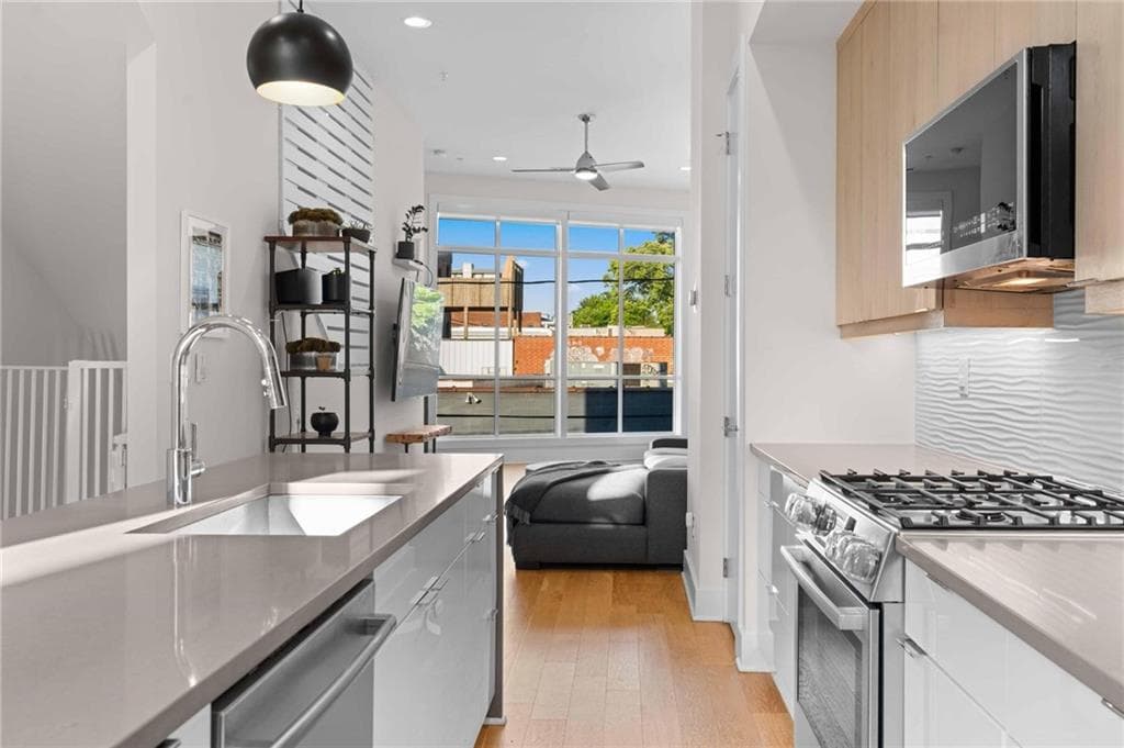 2 bedroom, 3 bathroom, 1,344 sq ft townhouse for rent at 15 Daniel Street 1, Atlanta, GA 30312 for $3,200 a month — photo 8
