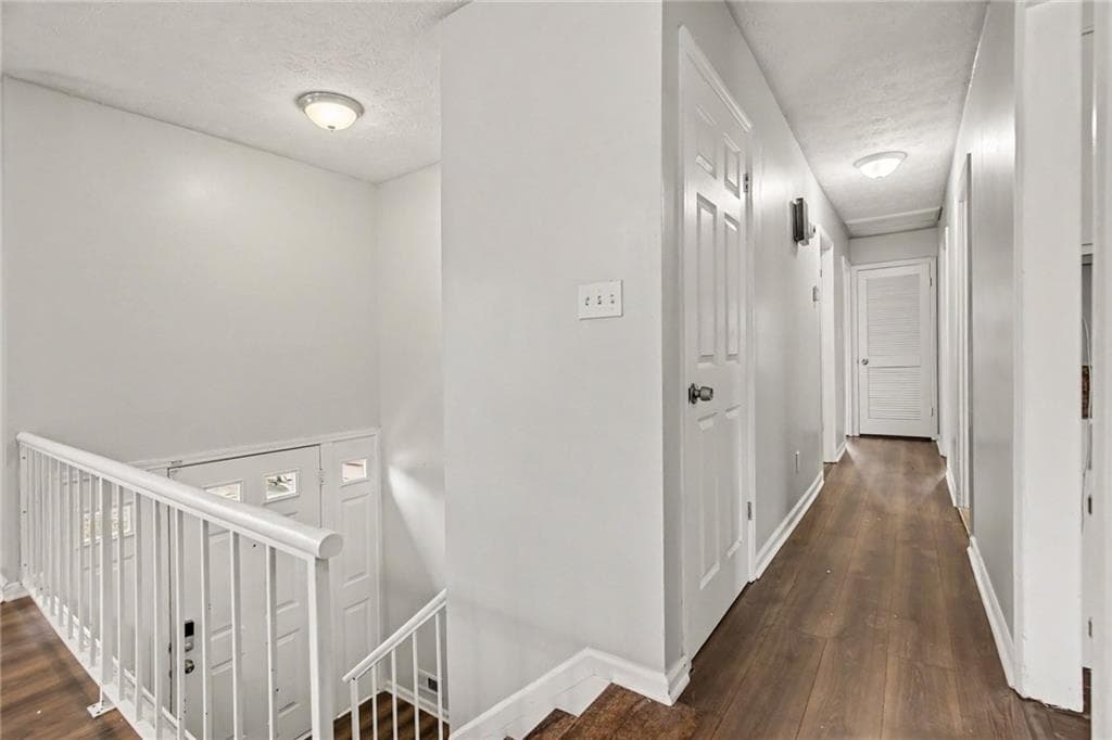 3 bedroom, 3 bathroom, 1,191 sq ft single family residence for sale at 2120 Sandgate Circle, Atlanta, GA 30349 — photo 8