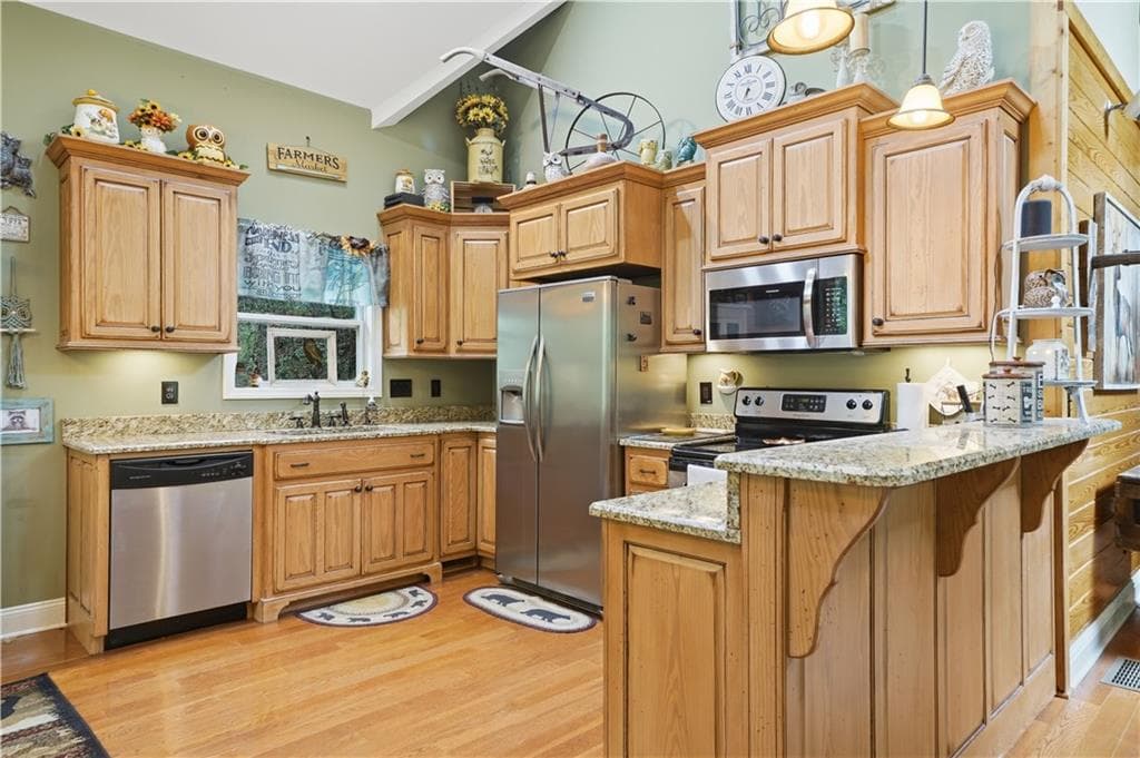 2 bedroom, 2 bathroom, 2,120 sq ft single family residence for sale at 210 Morse Elm Loop, Waleska, GA 30183 — photo 8
