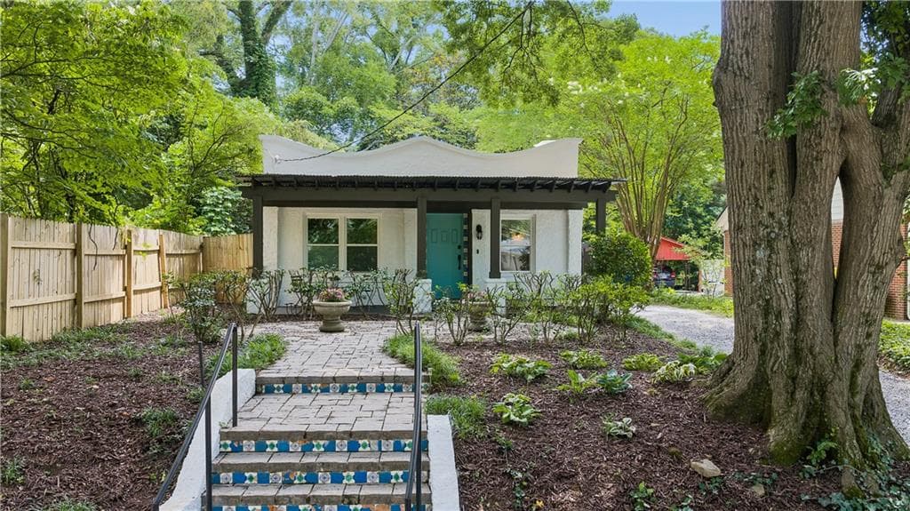 2 bedroom, 1 bathroom, 1,266 sq ft single family residence under contract at 1125 United Avenue, Atlanta, GA 30316