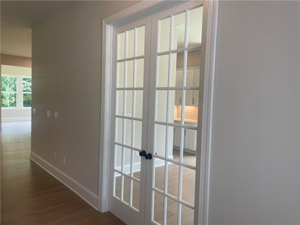 5 bedroom, 5 bathroom, 3,982 sq ft single family residence for sale at 7150 Pond View Drive, Cumming, GA 30028 — photo 2