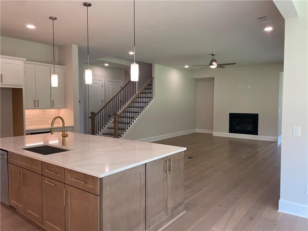 5 bedroom, 5 bathroom, 3,982 sq ft single family residence for sale at 7150 Pond View Drive, Cumming, GA 30028 — photo 7