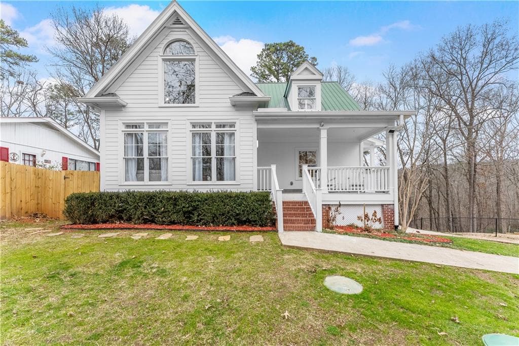 6 bedroom, 3 bathroom, 4,200 sq ft single family residence for sale at 3852 CLUBHOUSE Drive, Gainesville, GA 30501 — photo 3