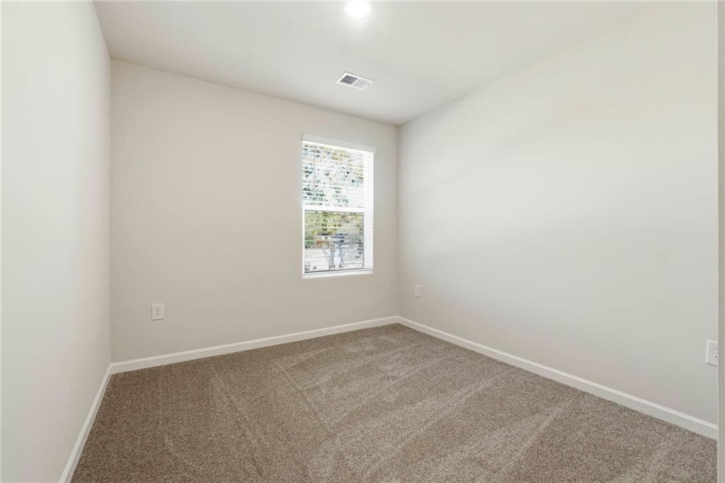 3 bedroom, 3 bathroom, 1,598 sq ft townhouse under contract at 8337 Columbia Court, Palmetto, GA 30268 — photo 3