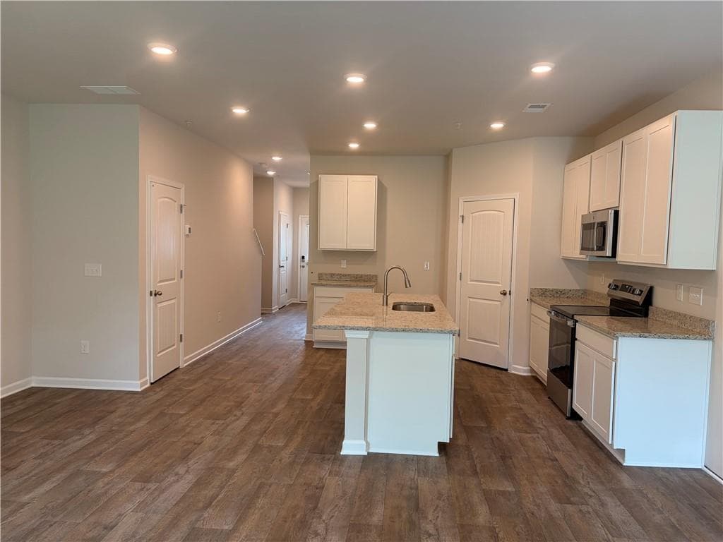 3 bedroom, 3 bathroom, 1,598 sq ft townhouse under contract at 8337 Columbia Court, Palmetto, GA 30268 — photo 10