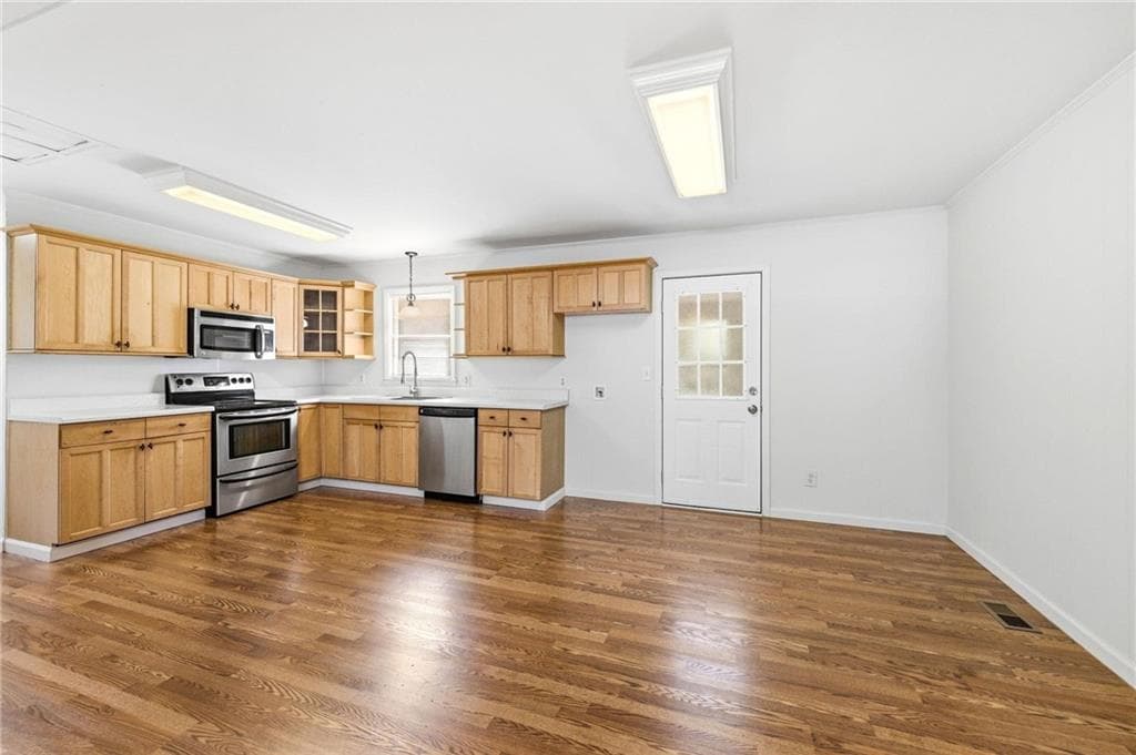 4 bedroom, 1 bathroom, 1,420 sq ft single family residence for sale at 162 Orchard Circle, Jefferson, GA 30529 — photo 8