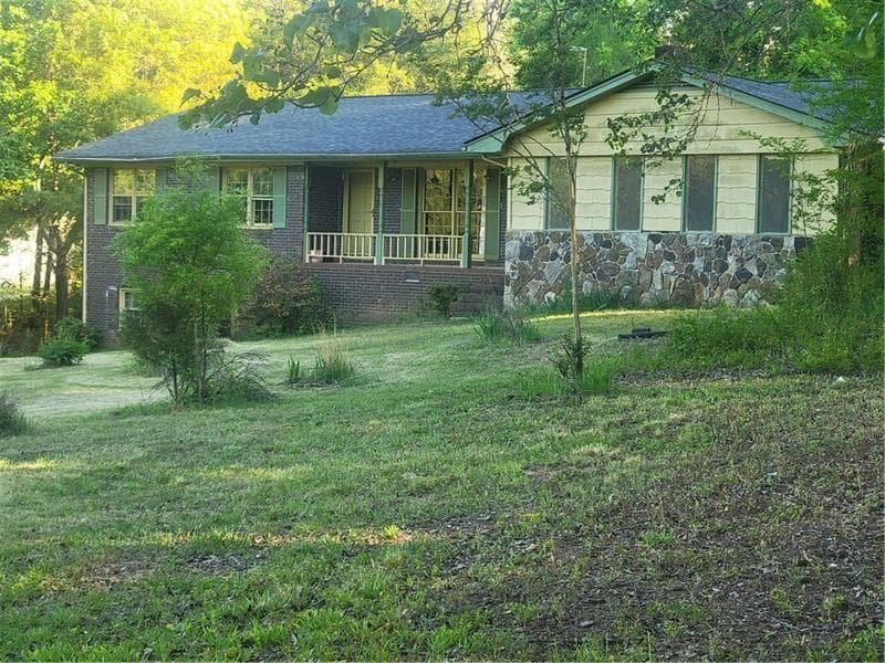 3 bedroom, 2 bathroom, 1,845 sq ft single family residence for sale at 160 Norman Road, Covington, GA 30014