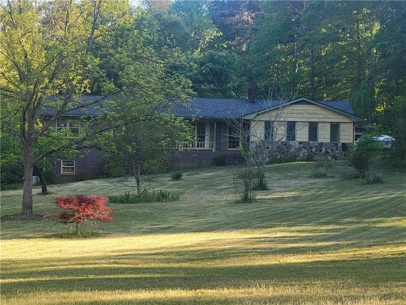 3 bedroom, 2 bathroom, 1,845 sq ft single family residence for sale at 160 Norman Road, Covington, GA 30014 — photo 2