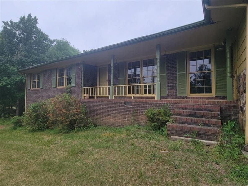 3 bedroom, 2 bathroom, 1,845 sq ft single family residence for sale at 160 Norman Road, Covington, GA 30014 — photo 3