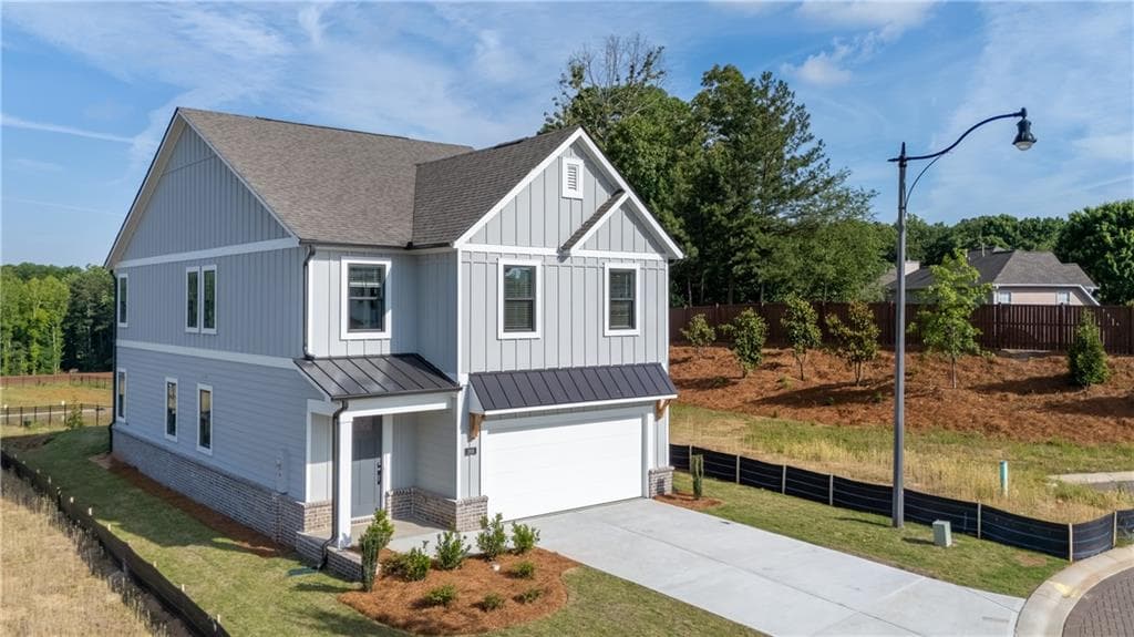 5 bedroom, 4 bathroom, 2,742 sq ft single family residence for sale at 1895 Glasswing Court, Marietta, GA 30066 — photo 2