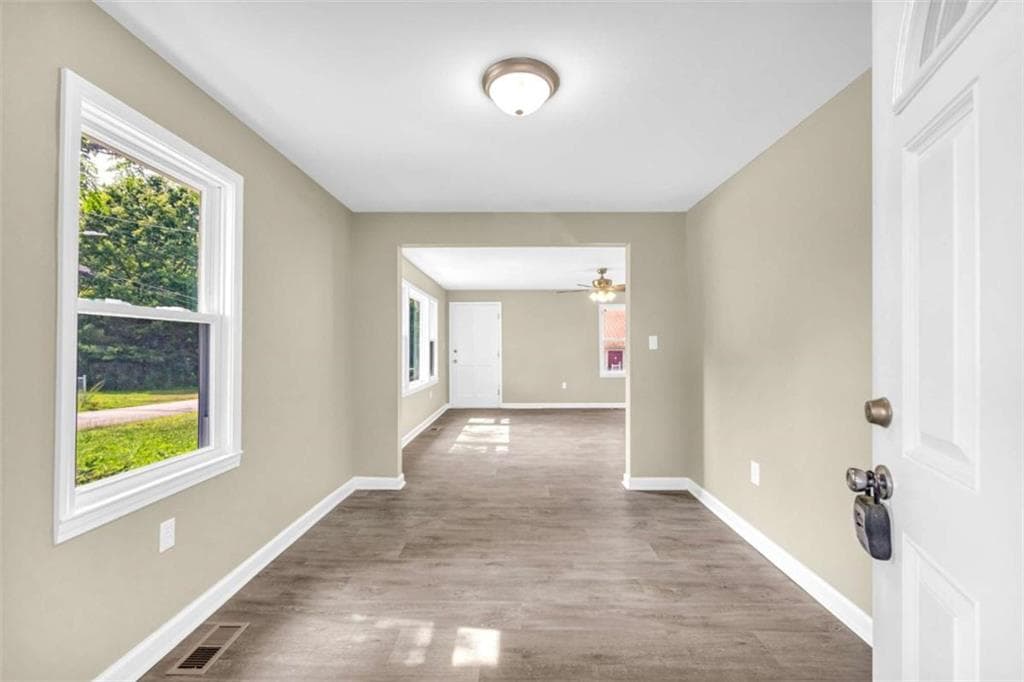 2 bedroom, 2 bathroom, 1,096 sq ft single family residence for sale at 266 Randall Street, Lavonia, GA 30553 — photo 5