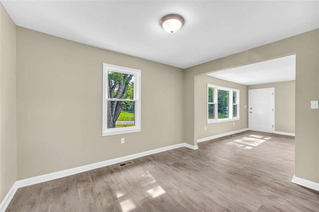 2 bedroom, 2 bathroom, 1,096 sq ft single family residence for sale at 266 Randall Street, Lavonia, GA 30553 — photo 7