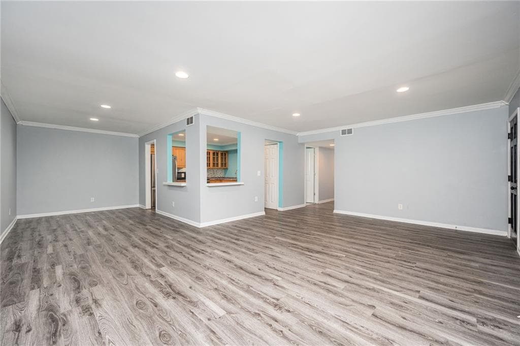 2 bedroom, 2 bathroom, 1,392 sq ft condominium under contract at 6520 Roswell Road 23, Atlanta, GA 30328 — photo 9