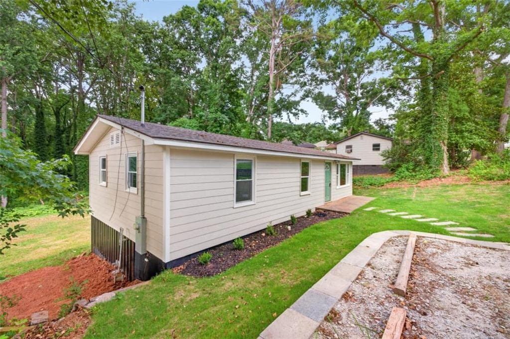 3 bedroom, 1 bathroom, 840 sq ft single family residence for sale at 136 Nowell Street, Monroe, GA 30655 — photo 2