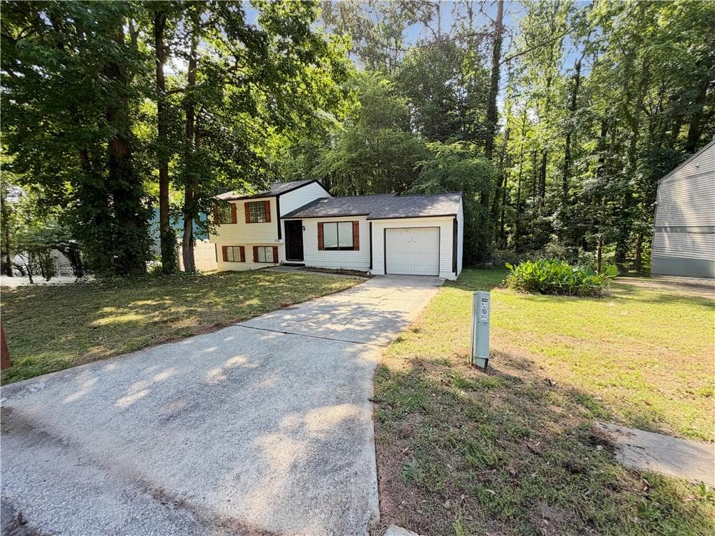 3 bedroom, 2 bathroom, 1,368 sq ft single family residence for sale at 5321 Tasman Trail, Lithonia, GA 30038