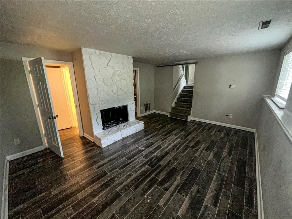 3 bedroom, 2 bathroom, 1,368 sq ft single family residence for sale at 5321 Tasman Trail, Lithonia, GA 30038 — photo 6