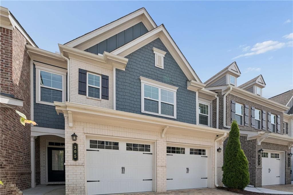 3 bedroom, 3 bathroom, 2,027 sq ft townhouse for sale at 305 Duval Drive, Alpharetta, GA 30009 — photo 3