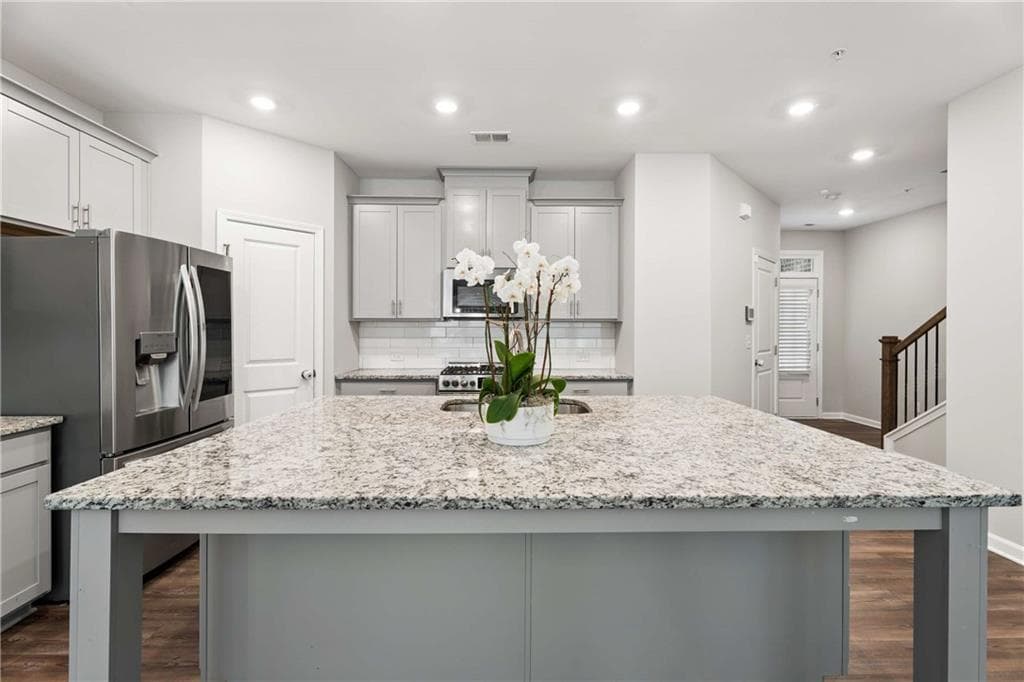 3 bedroom, 3 bathroom, 2,027 sq ft townhouse for sale at 305 Duval Drive, Alpharetta, GA 30009 — photo 8