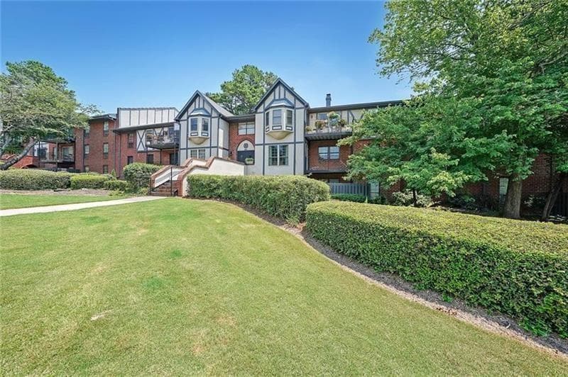 1 bedroom, 2 bathroom, 797 sq ft condominium for sale at 6851 Roswell Road O3, Atlanta, GA 30328 — photo 4