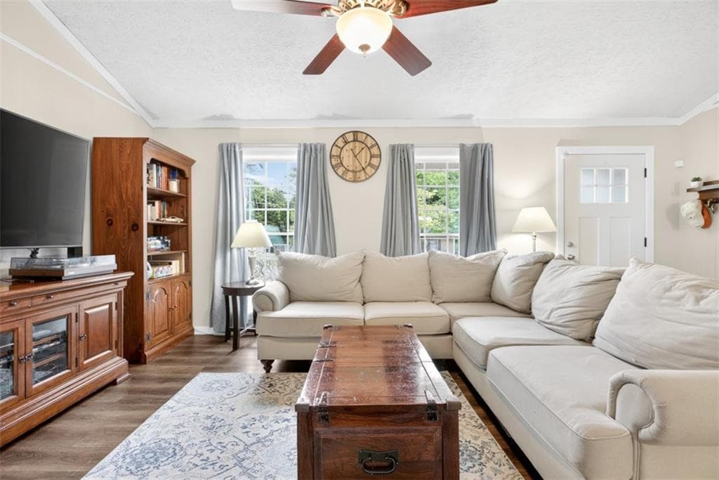 3 bedroom, 2 bathroom, 1,333 sq ft single family residence for sale at 1783 Riverridge Drive, Conyers, GA 30012 — photo 7