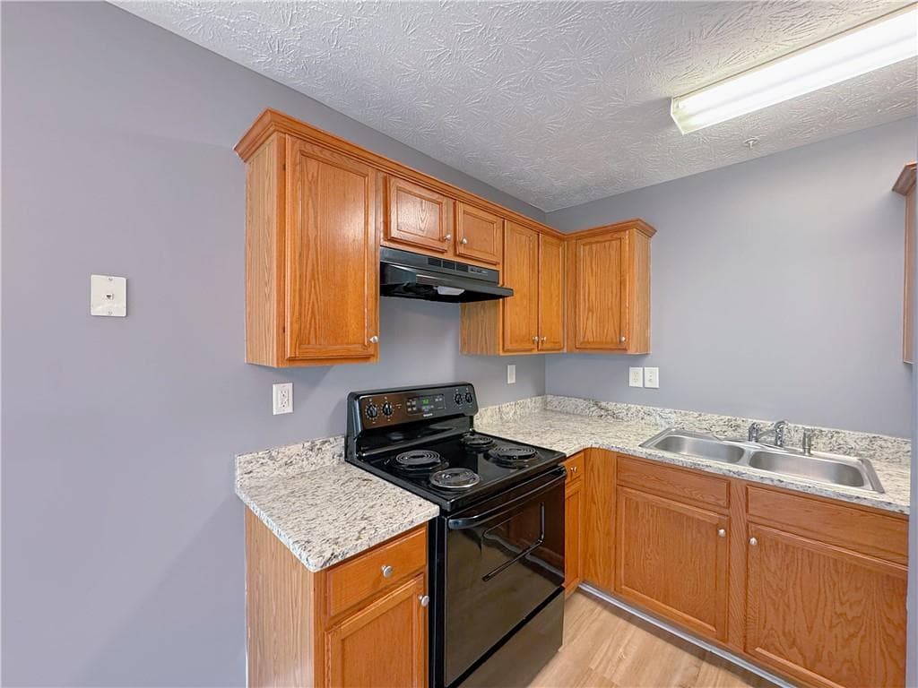 3 bedroom, 2 bathroom, 1,344 sq ft townhouse for sale at 1430 Eastmont Drive, Conyers, GA 30012 — photo 4