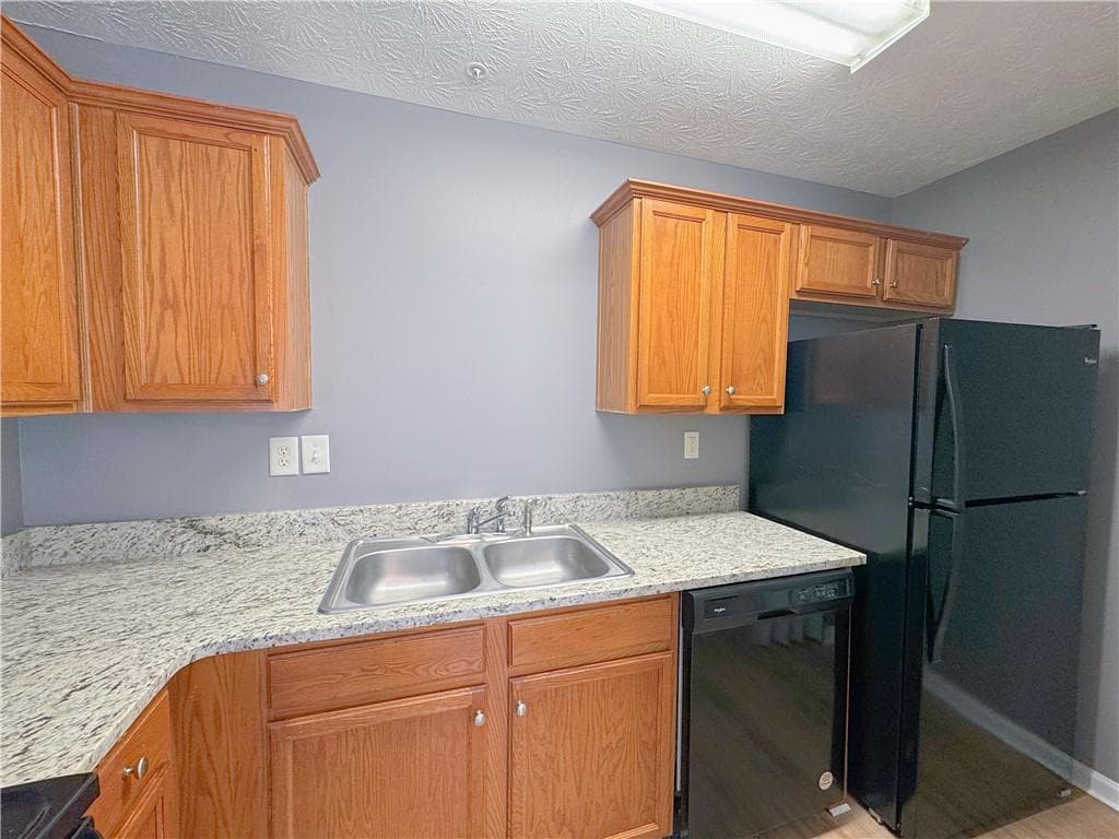 3 bedroom, 2 bathroom, 1,344 sq ft townhouse for sale at 1430 Eastmont Drive, Conyers, GA 30012 — photo 5