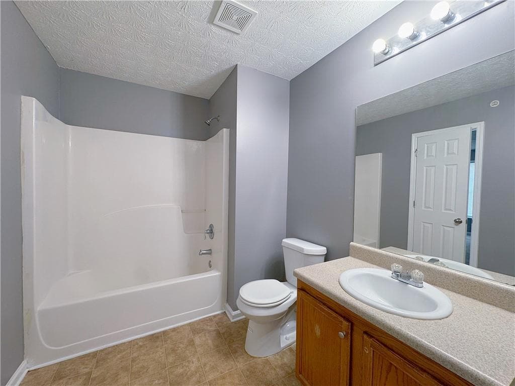 3 bedroom, 2 bathroom, 1,344 sq ft townhouse for sale at 1430 Eastmont Drive, Conyers, GA 30012 — photo 7
