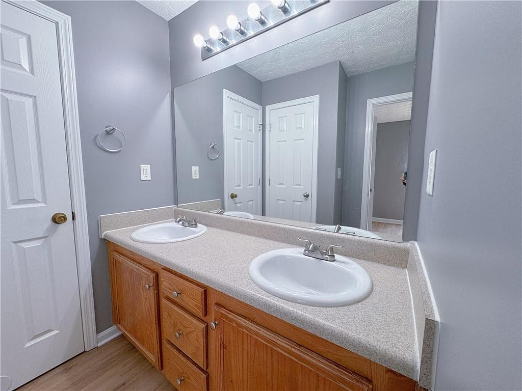 3 bedroom, 2 bathroom, 1,344 sq ft townhouse for sale at 1430 Eastmont Drive, Conyers, GA 30012 — photo 9