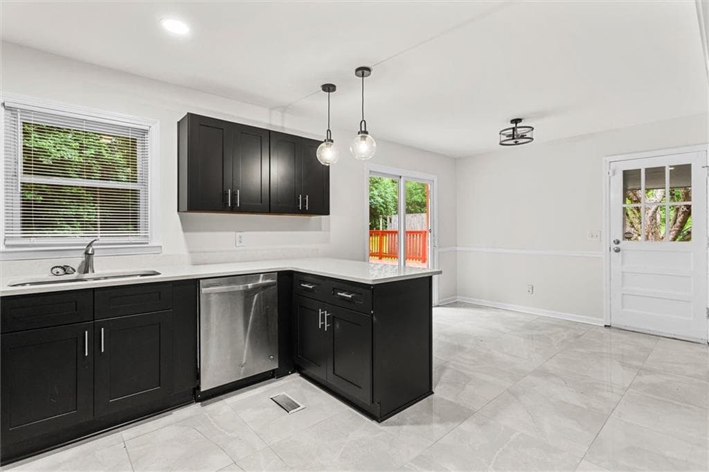 4 bedroom, 2 bathroom, 1,764 sq ft single family residence under contract at 3438 Casa Woods Lane, Clarkston, GA 30021 — photo 10