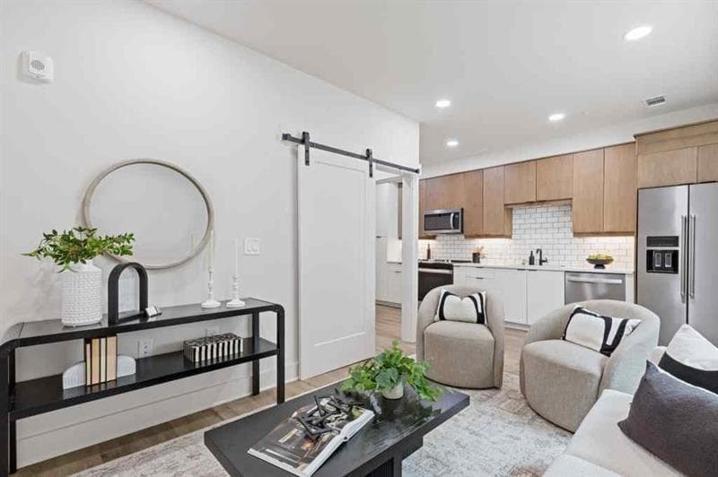 1 bedroom, 1 bathroom, 632 sq ft condominium for sale at 108 Park Place Unit 103, Decatur, GA 30030 — photo 9