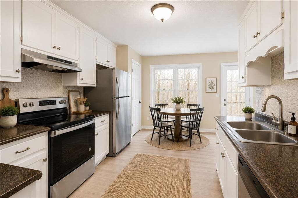 3 bedroom, 3 bathroom, 3,012 sq ft single family residence for sale at 164 Mossburg Trail, Jasper, GA 30143 — photo 6