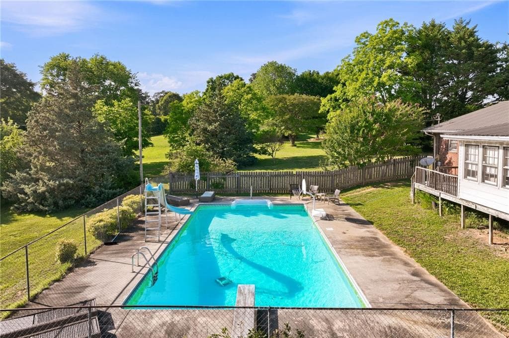 2 bedroom, 2 bathroom, 1,665 sq ft single family residence for sale at 4711 Mount Vernon Road, Gainesville, GA 30506 — photo 9